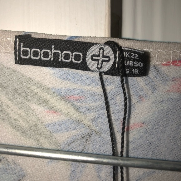 Cute dress 👗 waiting on you - Picture 2 of 4